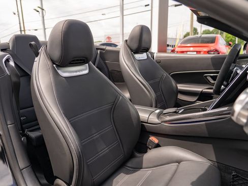 Used 2023 Mercedes-Benz SL 63 AMG 4MATIC w/ Driver Assistance Package image 22