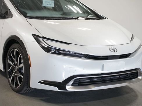 New 2026 Toyota Prius Plug-In Hybrid image 4