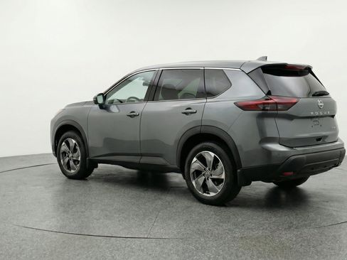 Used 2025 Nissan Rogue SV AWD/4WD image 6