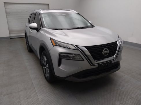 Used 2021 Nissan Rogue SV w/ Premium Package image 13
