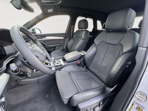 Used 2024 Audi Q5 e Prestige w/ Prestige Package image 10