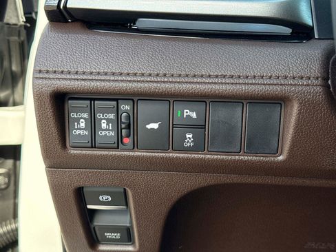 New 2026 Honda Odyssey Touring image 36