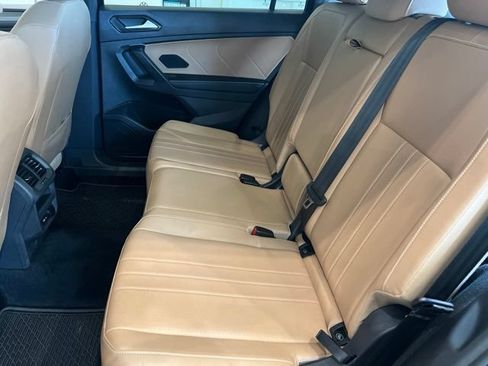 Used 2024 Volkswagen Tiguan SE AWD/4WD image 13