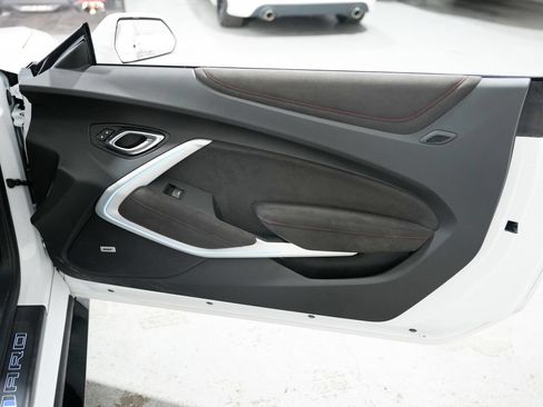 Used 2018 Chevrolet Camaro ZL1 RWD image 31