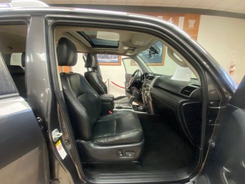 Used 2011 Toyota 4Runner Limited image 18