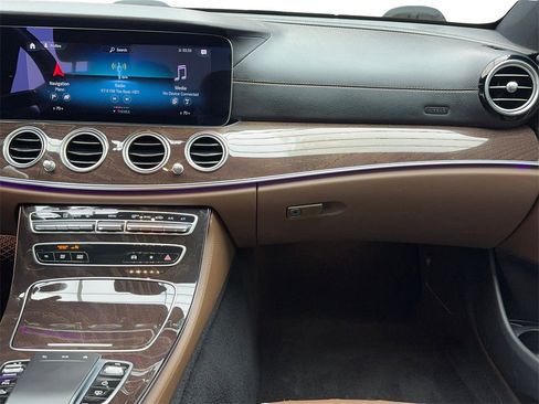 Used 2022 Mercedes-Benz E 350 Sedan w/ Driver Assistance Package image 19