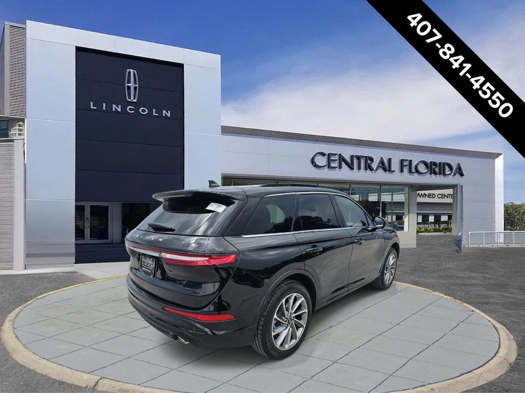New 2025 Lincoln Corsair Grand Touring w/ Equipment Group 302A AWD/4WD image 3