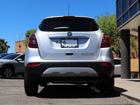 Used 2022 Buick Encore Preferred AWD/4WD image 12