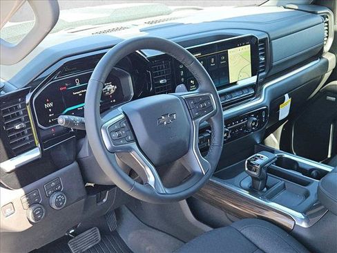 New 2026 Chevrolet Silverado 1500 LT Trail Boss w/ Convenience Package II AWD/4WD image 3