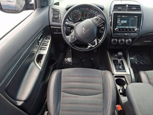 Used 2025 Mitsubishi Outlander Sport SE AWD/4WD image 13