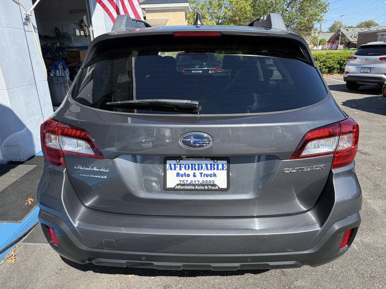 Used 2018 Subaru Outback 2.5i Limited AWD/4WD image 9