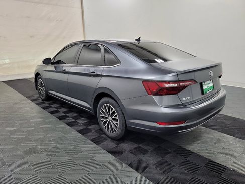 Used 2020 Volkswagen Jetta SE w/ SE Cold Weather Package FWD image 3