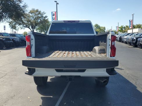 Used 2024 Chevrolet Silverado 2500 High Country image 11