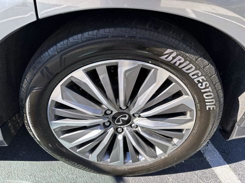 Certified 2025 INFINITI QX80 Sensory image 30