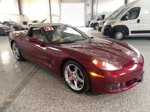 Used 2007 Chevrolet Corvette Convertible w/ Preferred Equipment Group RWD image 24