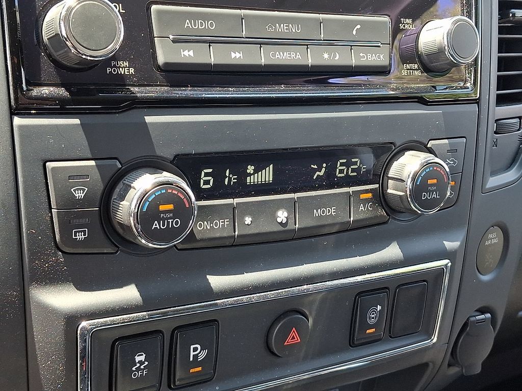 Used 2024 Nissan Titan SV w/ SV Convenience Package RWD image 15