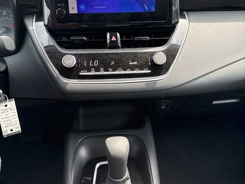 Used 2025 Toyota Corolla LE FWD image 11