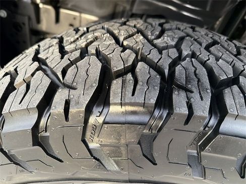 Used 2024 Jeep Wrangler Unlimited Rubicon 4xe image 31