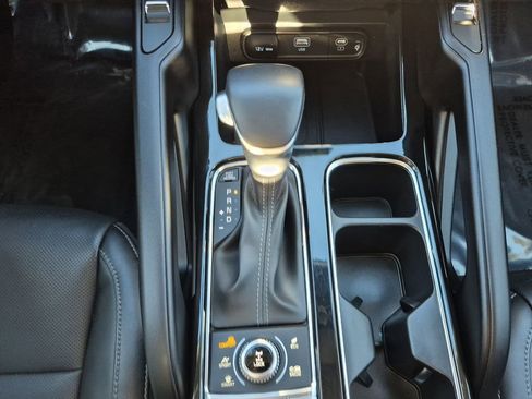 Used 2025 Kia Telluride S image 11