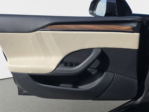 Used 2024 Tesla Model S Base image 30