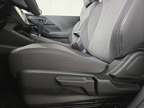 Used 2024 Subaru Crosstrek 2.0i Premium image 28