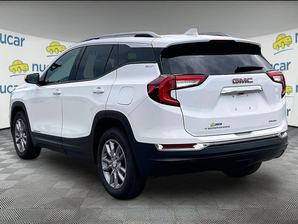 Used 2024 GMC Terrain SLT AWD/4WD image 4