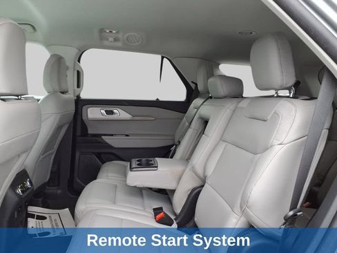 Used 2025 Ford Explorer Active w/ Active Comfort Package AWD/4WD image 11