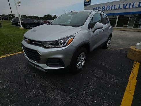 Used 2017 Chevrolet Trax LT w/ LT Convenience Package AWD/4WD image 1