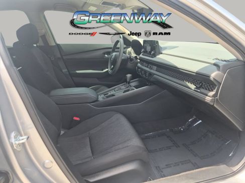 Used 2024 Honda Accord LX image 9