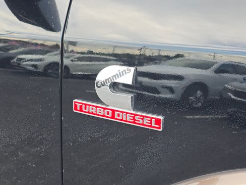 Used 2022 RAM 2500 Limited AWD/4WD image 3