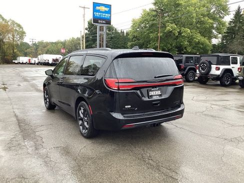 New 2026 Chrysler Pacifica Limited w/ S Appearance Package image 5