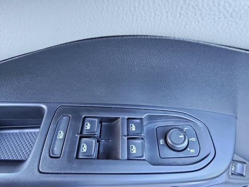Used 2023 Volkswagen Taos SE w/ Panoramic Sunroof Package FWD image 25