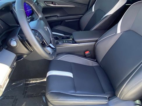 Certified 2025 Toyota Camry SE image 20