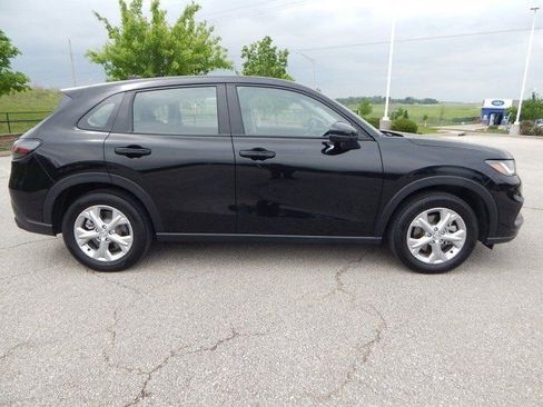 Used 2024 Honda HR-V LX image 2