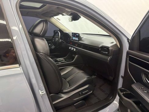 Used 2023 Honda Pilot Touring image 15