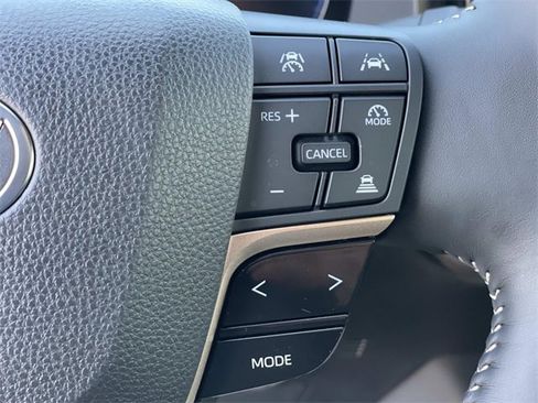 Used 2026 Toyota Crown XLE image 10