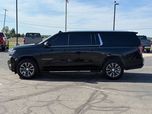 Used 2022 Chevrolet Suburban LT w/ Luxury Package AWD/4WD image 4