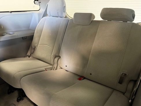 Used 2011 Toyota Sienna LE image 24