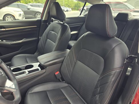 Used 2023 Nissan Altima 2.5 SR w/ SR Premium Package FWD image 12