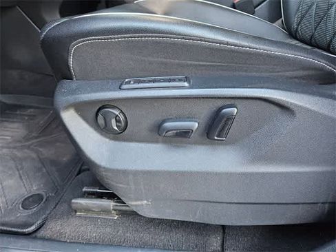 Used 2024 Volkswagen Atlas SEL Premium R-Line image 8