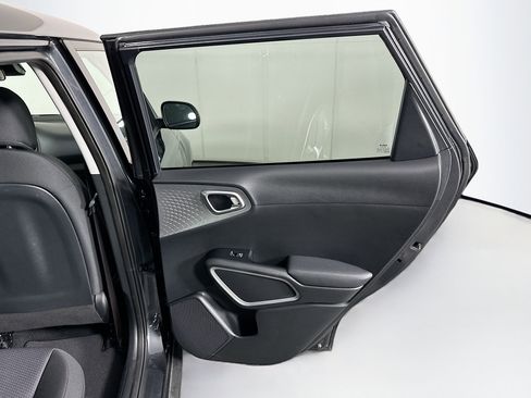 Used 2025 Kia Soul LX w/ LX Technology Package image 28