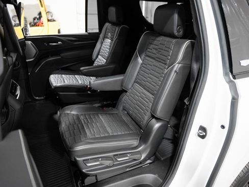 Used 2022 Cadillac Escalade ESV Sport Platinum w/ LPO, ONYX Package AWD/4WD image 30