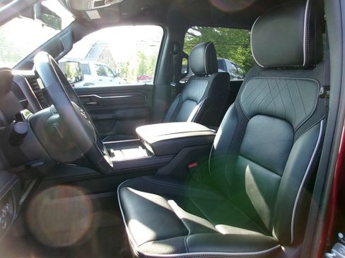 Used 2025 RAM 1500 Limited AWD/4WD image 7