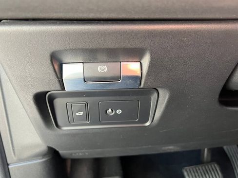 Used 2020 Land Rover Discovery Sport image 27