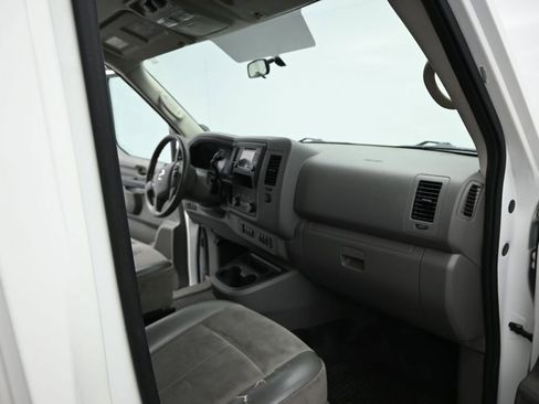 Used 2018 Nissan NV 3500 S RWD image 6