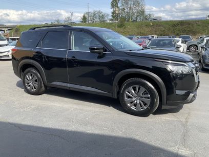 Used 2025 Nissan Pathfinder SV