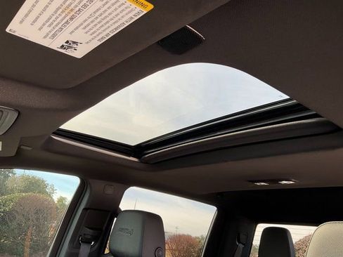 Used 2025 GMC Sierra 1500 AT4 w/ Technology Package image 9