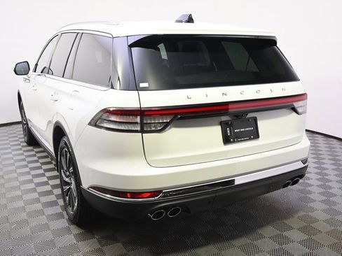 New 2026 Lincoln Aviator AWD image 4