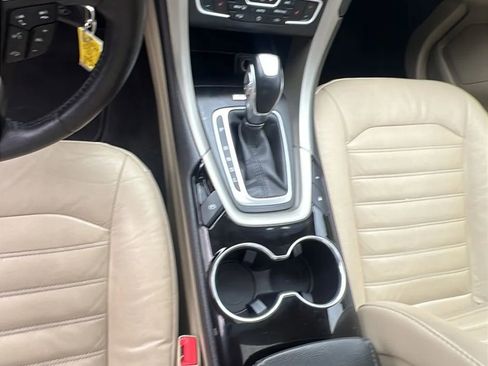 Used 2016 Ford Fusion Energi SE image 22