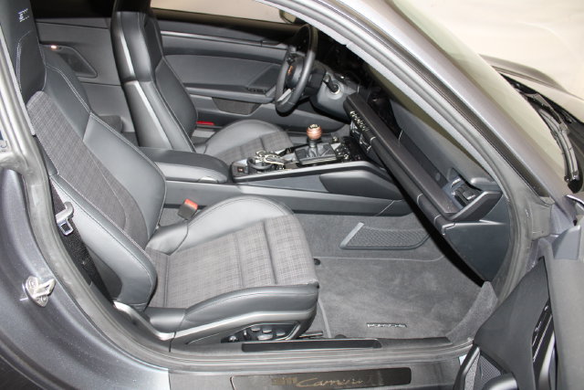 Used 2026 Porsche 911 Carrera T RWD image 16